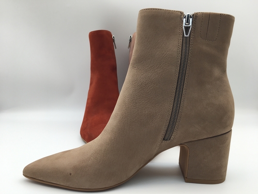 van de de teenkleding van vrouwen gerichte de enkellaarzen, zacht nappaleer van het koesuède met YKK-ritssluiting, Stevige houten hielen met rubber outsole