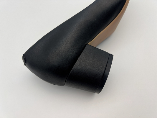 Van de Kledingsschoenen van de Zwarten van het Nappaleer de Zachte Stof Laag Hiel Gericht Toe Shoes