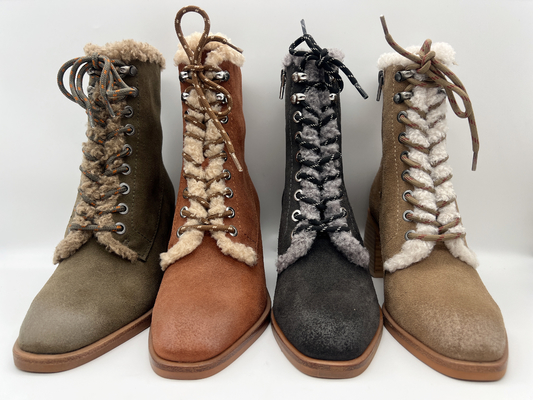 De vrouwen maken de antislip lace-up laarzen van de de winterkleding, het zachte leer van het koesuède met Hoogte waterdicht - de voering van de kwaliteitspluche