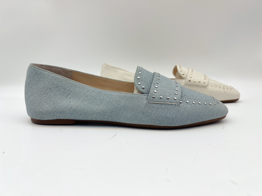 Het zachte Beige van het Leer Vlakke Schoenen van Koedames Echte met Nagelsontwerp
