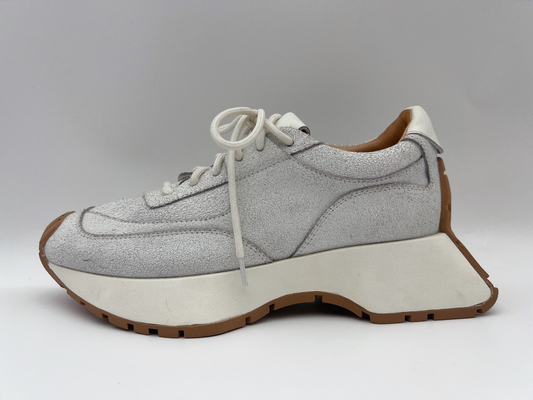 De Basketbalschoenen van de zilveren Vrouwen van Atletieksportschoenen In te ademen Koele