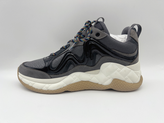De Antislipbasketbalschoenen van damesgrey athletic sports shoes comfortable
