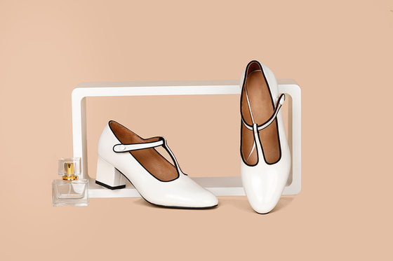 De Schoenen Poited Toe Closed Toe With 2cm van de zwarte Witte Vrouwen van Leerpompen Abs Hiel