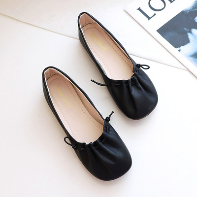 De stevige Vlakke Schoenen van het Kleuren Zachte Ballet, Wit Vierkant Toe Crinkled Rubber Flat Shoes van Vrouwen