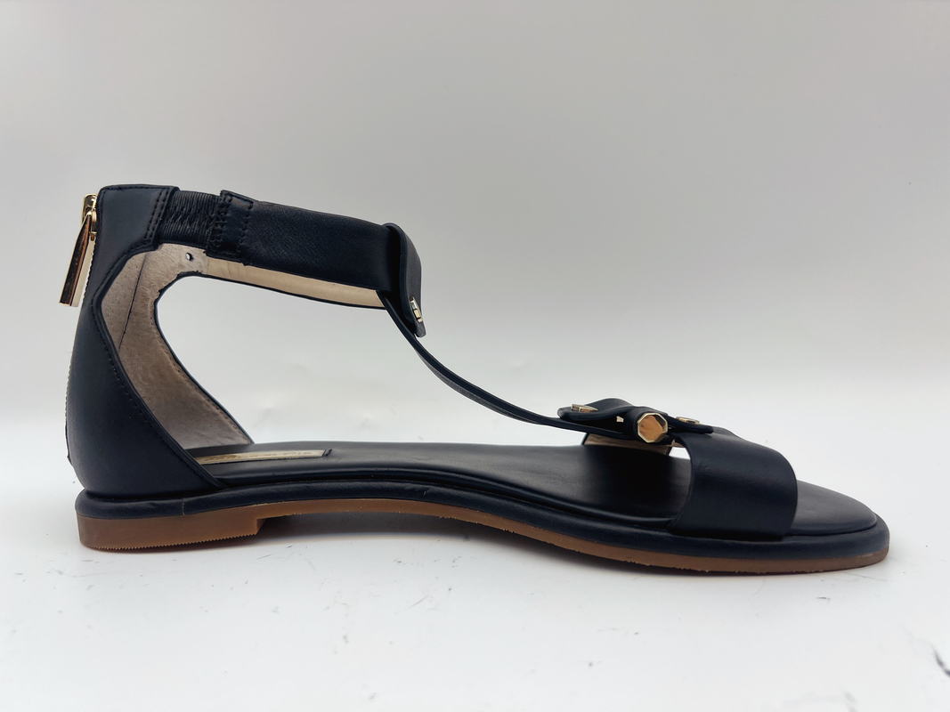 Vlak de Schoenenpiepgeluid Toe Soft Nappa Genuine Leather Retro Roman Sandals van de dames Zwart T Riem