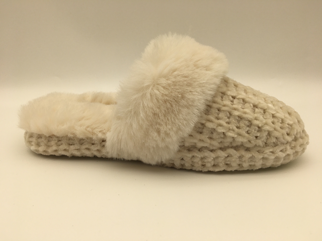 Van de Winter de Warme Pantoffels van oranje Vrouwen Zachte Vlakke Pantoffels met Gevlechte Bovenleer/Vachtvoering