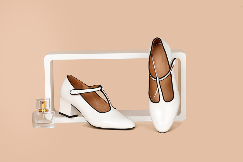 De Schoenen Poited Toe Closed Toe With 2cm van de zwarte Witte Vrouwen van Leerpompen Abs Hiel